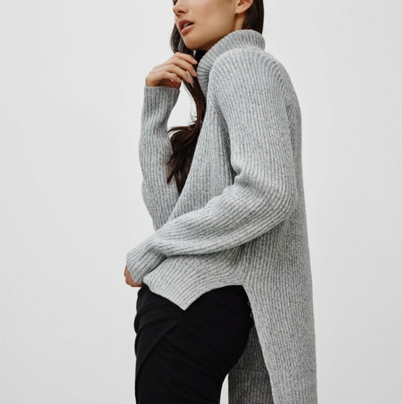 High Low Turtleneck - Picture 4 of 8